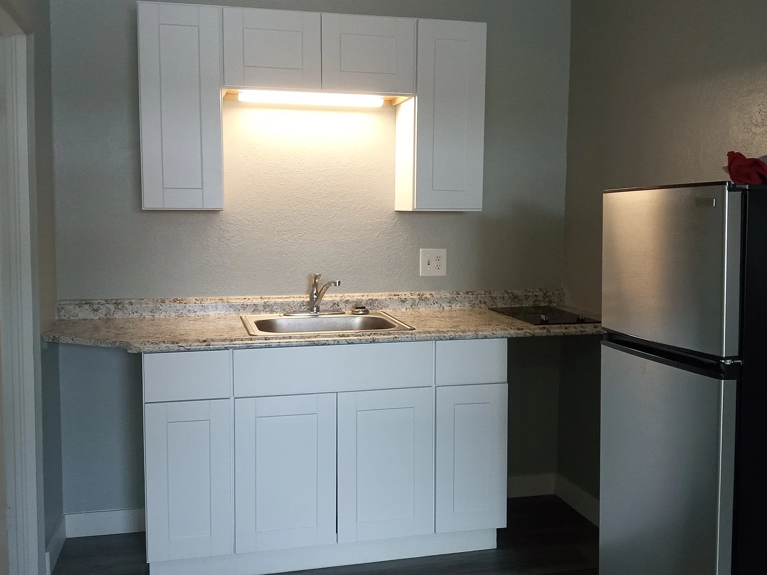 8th Ave Apartments — Photo 4