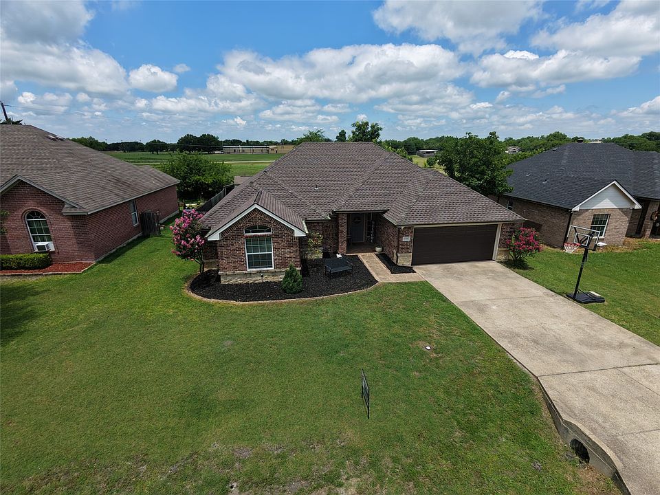 1st image of 106 Meadowlark Dr