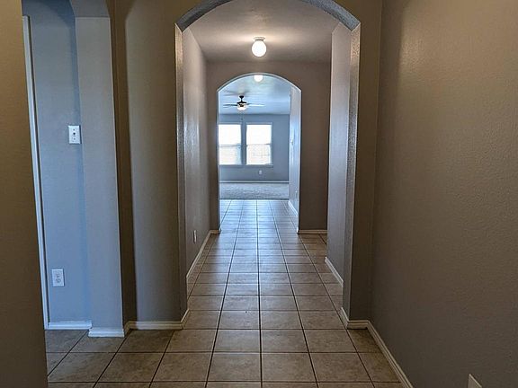 3rd image of 415 Plum Dr