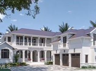 637 Palm Cir W, Naples, FL 34102