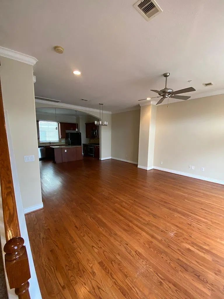 3 bed, 3.5 bath, 1717 sqft, $2,500 — Photo 3