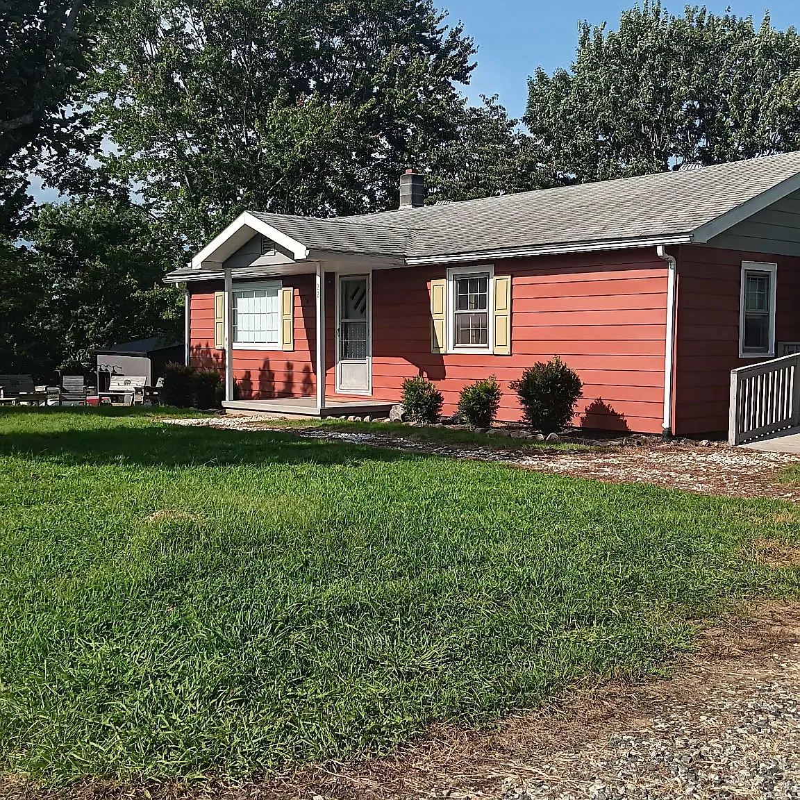 3 bed, 960 sqft, $1,895 — Photo 1