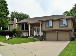 16817 M Cir, Omaha, NE 68135