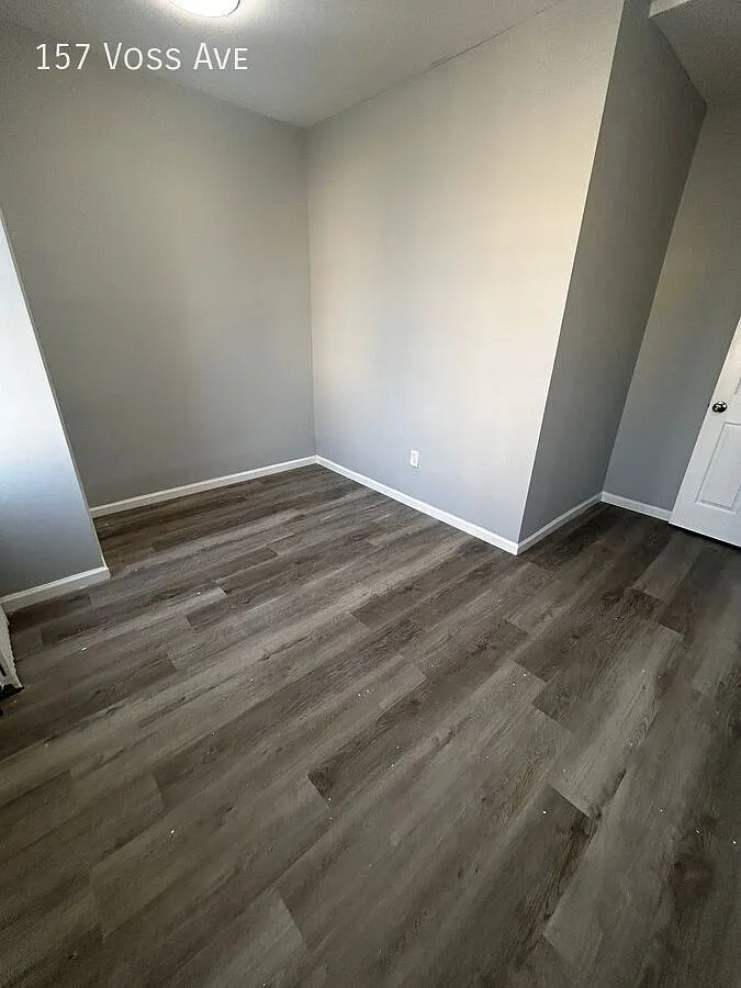 157 Voss Ave — Photo 2