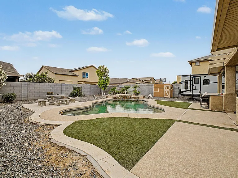18235 W Ida Ln — Photo 43