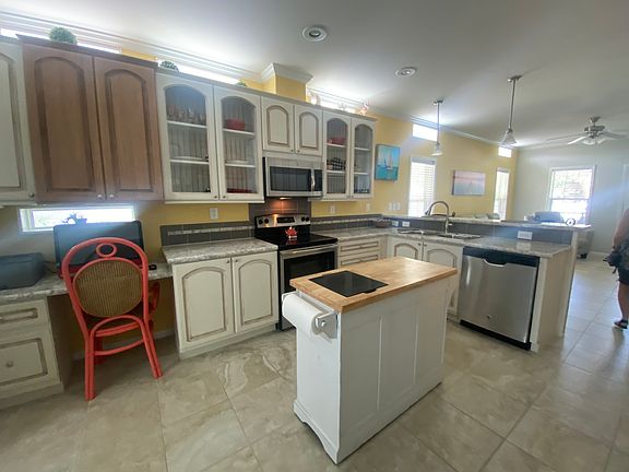 3rd image of 532 Norwich Ln #D-14