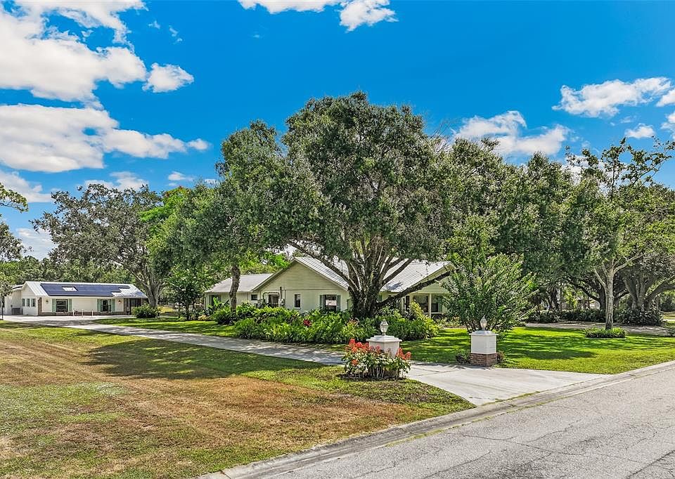 1st image of 7565 Castle Dr