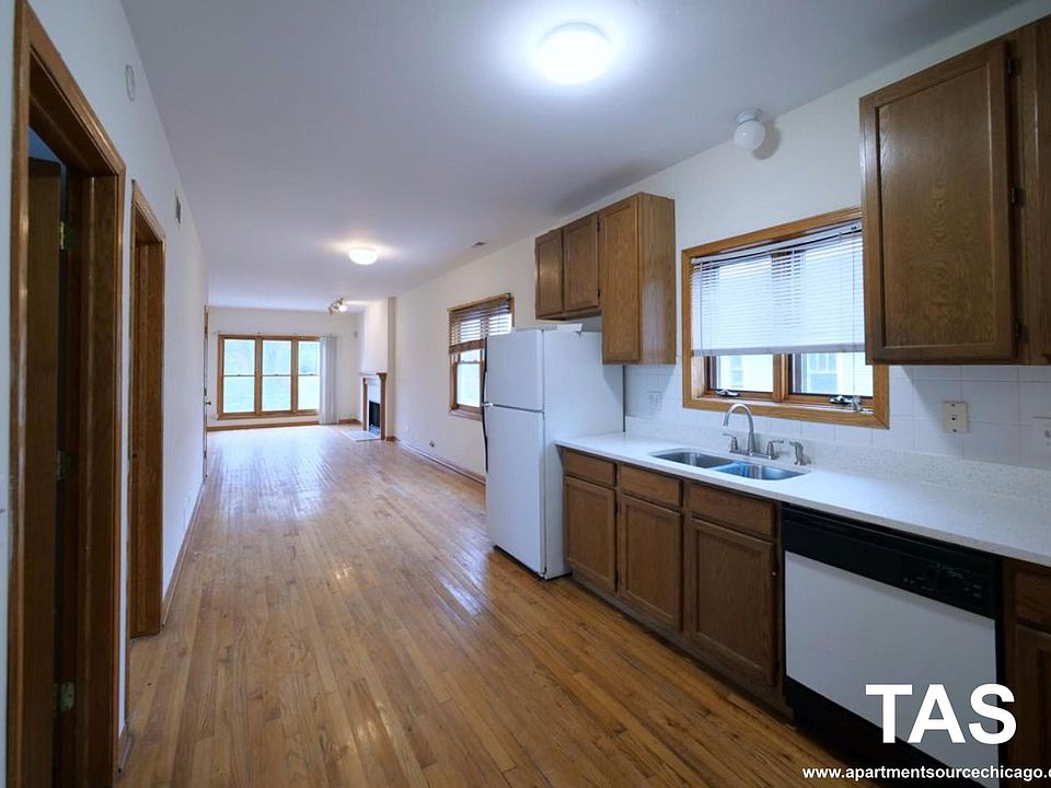1st image of 2849 N Clybourn Ave