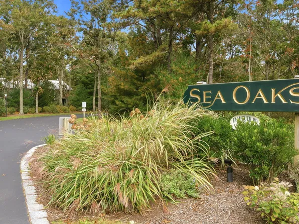 195 Falmouth Road APT 19C, Mashpee, MA 02649