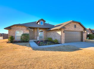 4237 Red Apple Ter, Moore, OK 73160