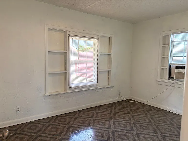 3111 Amherst St — Photo 12