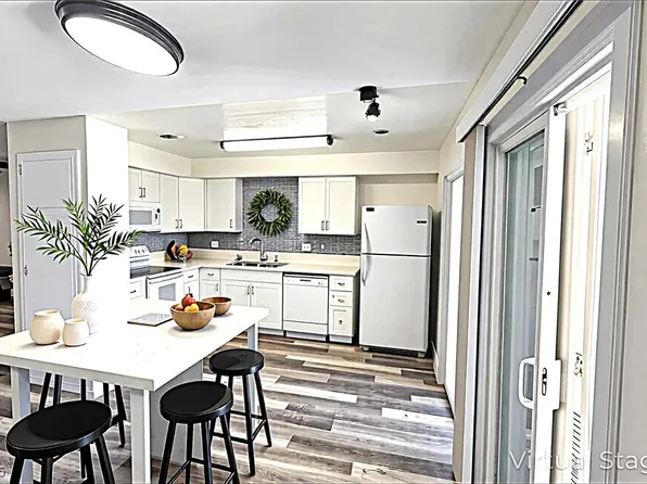 708 Fernwood Ln, Las Vegas, NV 89169