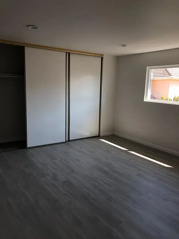 2 bed, 950 sqft, $2,780 — Photo 3