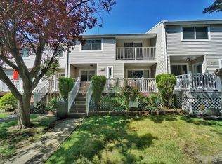 423 Willow Rd E, Staten Island, NY 10314