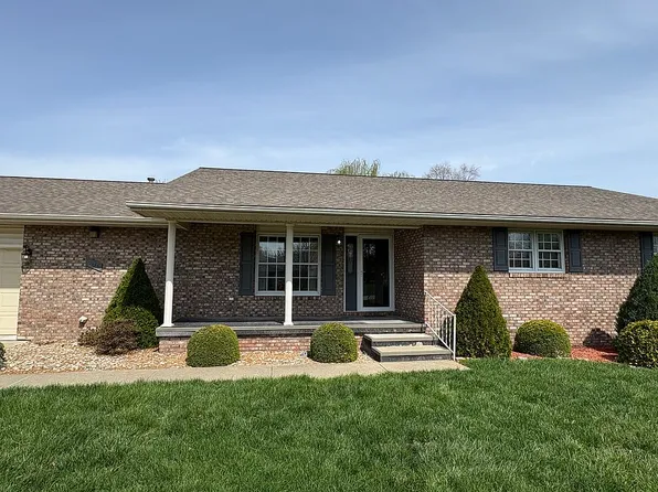 906 Matthew Ln, Olney, IL 62450