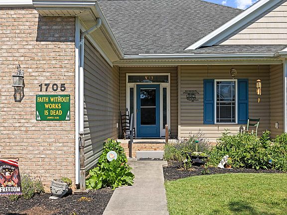 5th image of 1705 Holly Ave