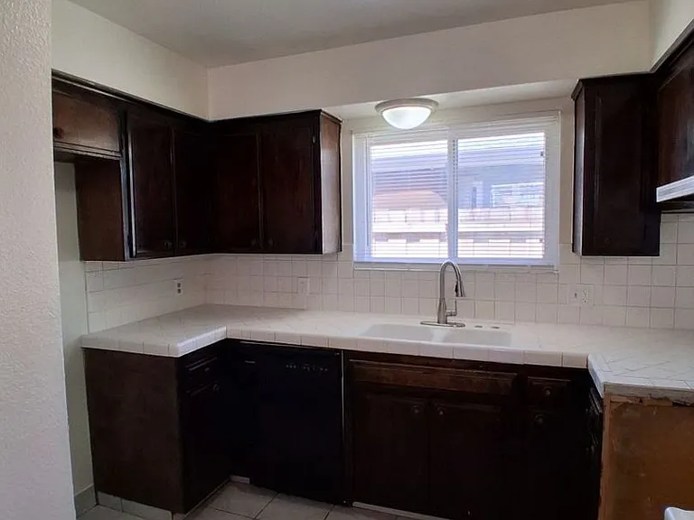 5083 W Ashcroft Ave — Photo 2