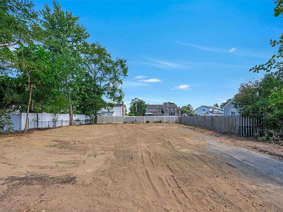 45 Dahlia Ln, Deer Park, NY 11729 MLS 3429277 Zillow