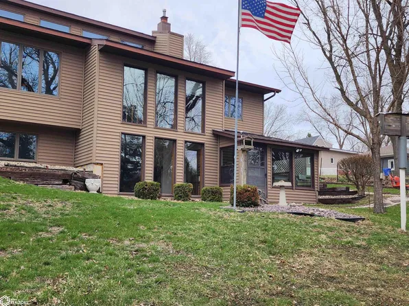 821 S Harlan St, Algona, IA 50511