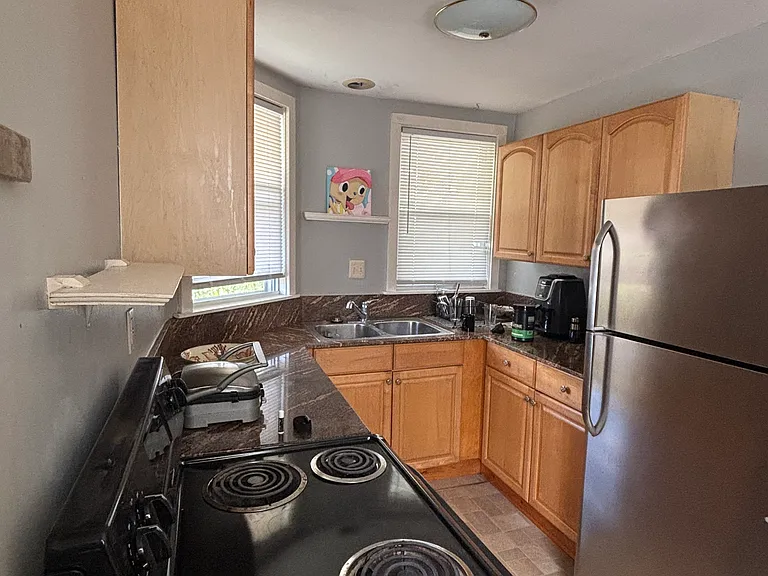 173 Maple St #2 — Photo 8