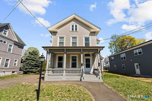 201 Center St Photo 1