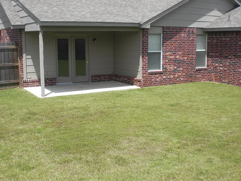 3516 E Aurora St — Photo 2