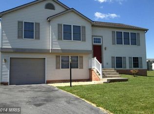 15921 Rhododendron Dr, Hagerstown, MD 21740