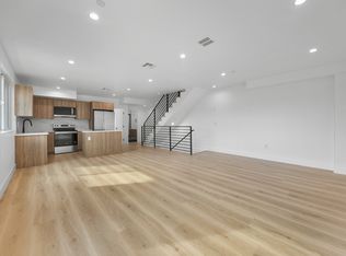 3209 W 18th St #2, Los Angeles, CA 90019