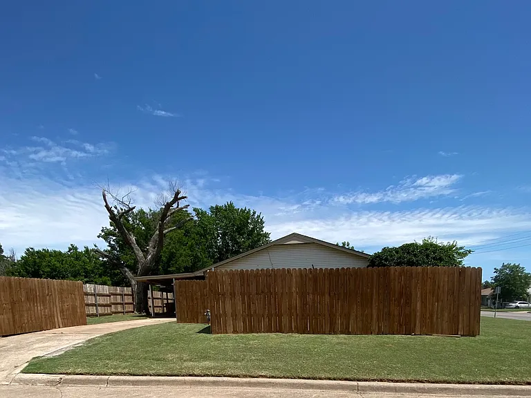 1511 SW 6th St — Photo 5