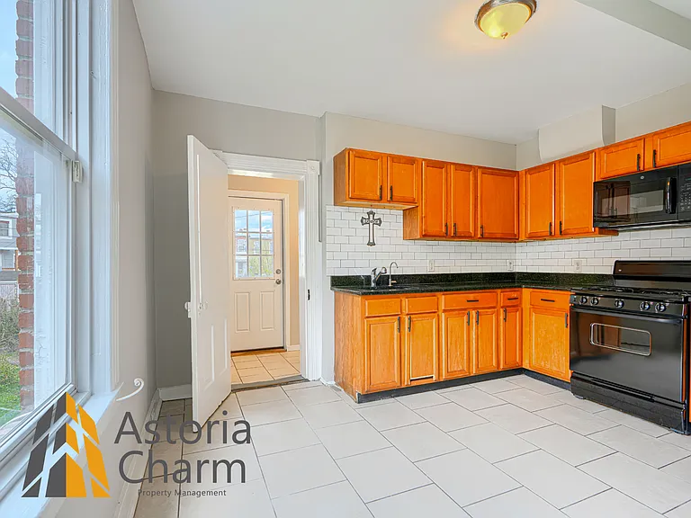 23 S Augusta Ave — Photo 30