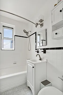 Sold by Remax Edge | media 32