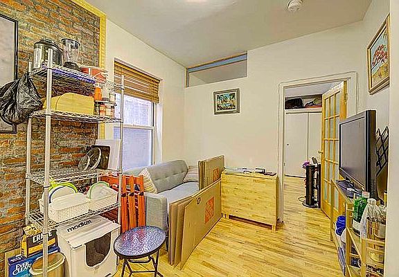 3rd image of 520 E 11th St APT 5A
