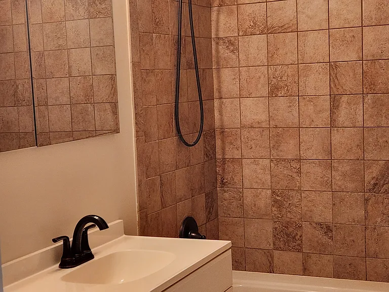 94 Stonehurst Blvd #B — Photo 7