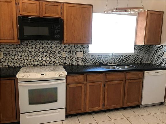 3rd image of 2319 Weatherby Dr