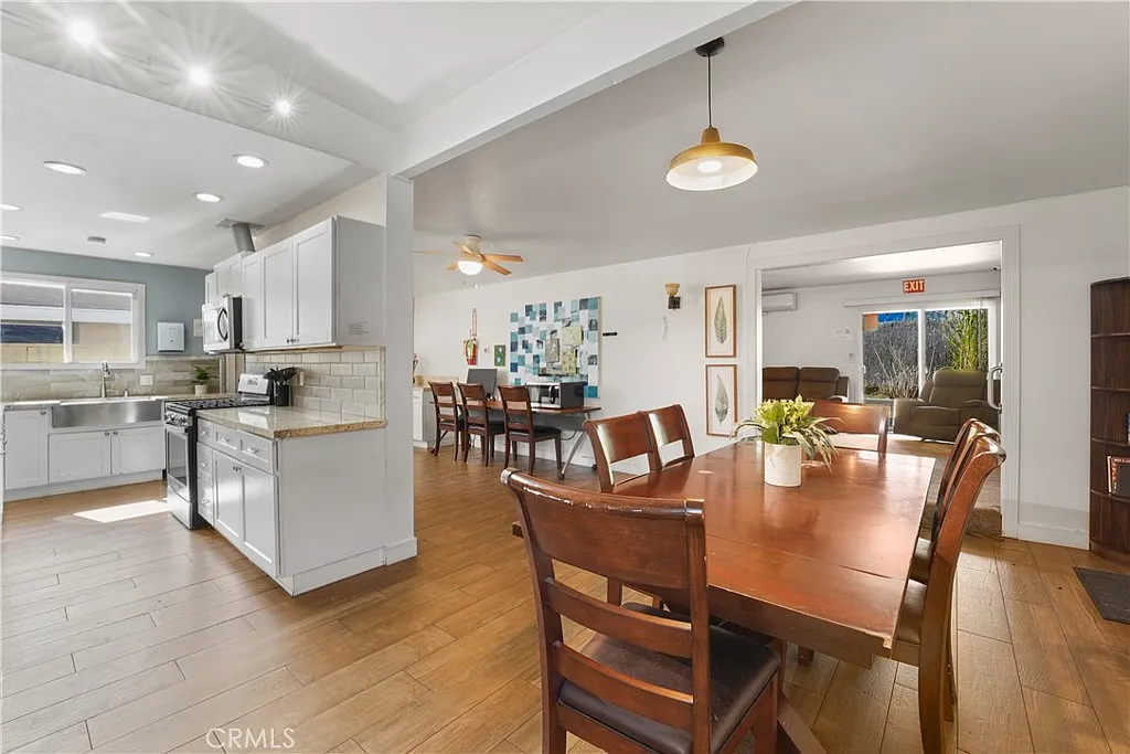 5 bed, 2474 sqft, $7,500 — Photo 4