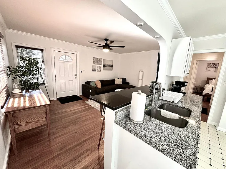 1805 Piedmont Way NE #B — Photo 3
