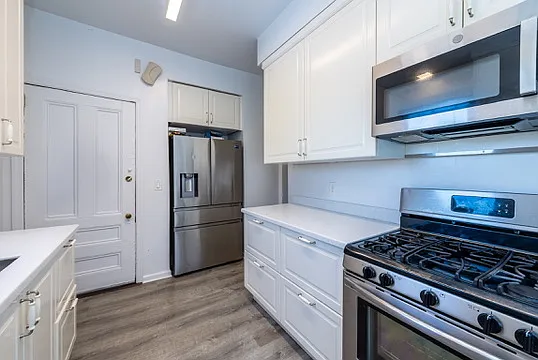 329 Academy St #A — Photo 8