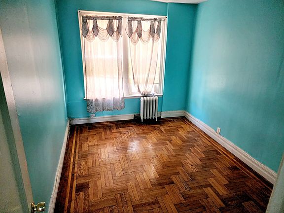 5th image of 1553 Leland Ave #1