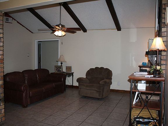 3rd image of 502 Thoroughbred Park Dr