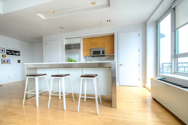 Sold by Brick&Mortar | media 3