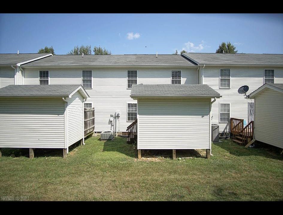 2nd image of 660 Republic Rd