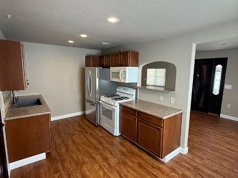 8001 W 101st Ave — Photo 6