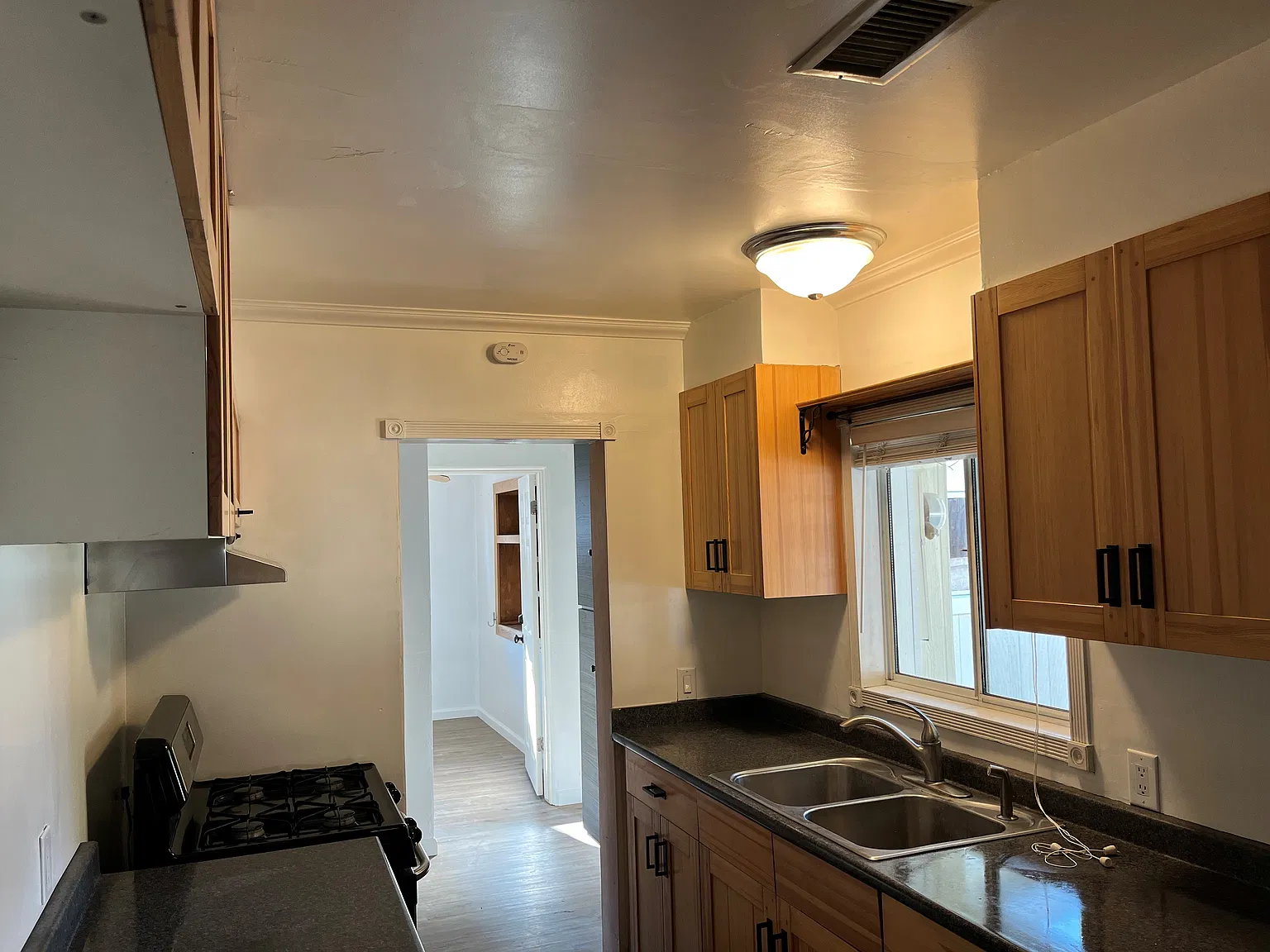 3 bed, 1213 sqft, $2,750 — Photo 3