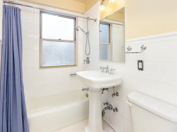 2621 Palisade Avenue image 15 of 22