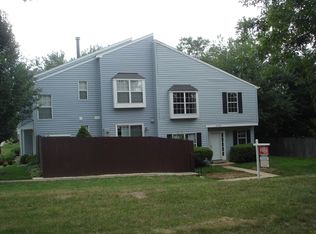 6100D Hoskins Hollow Cir, Centreville, VA 20121