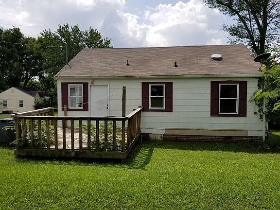 4th image of 2336 Boxwood Ln NE