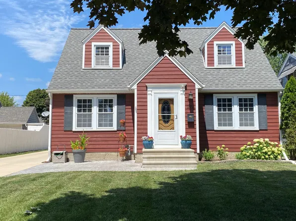 201 Giles Pl, Albert Lea, MN 56007