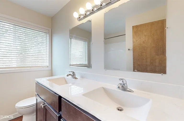 29W542 Country Ridge Dr #F — Photo 7