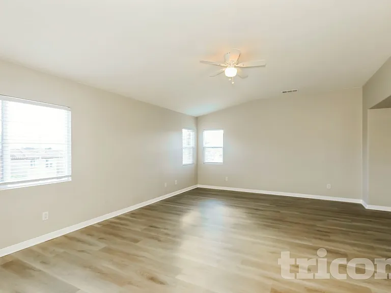 41808 Davidson St — Photo 8