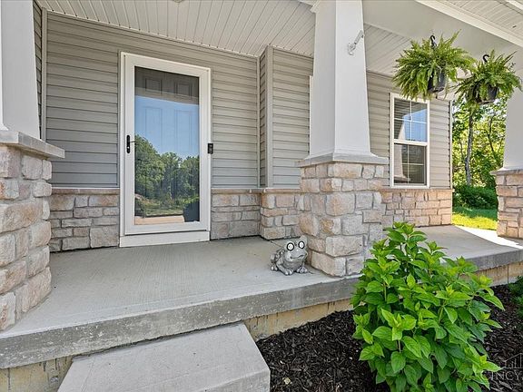 3rd image of 4828 Clements View Dr